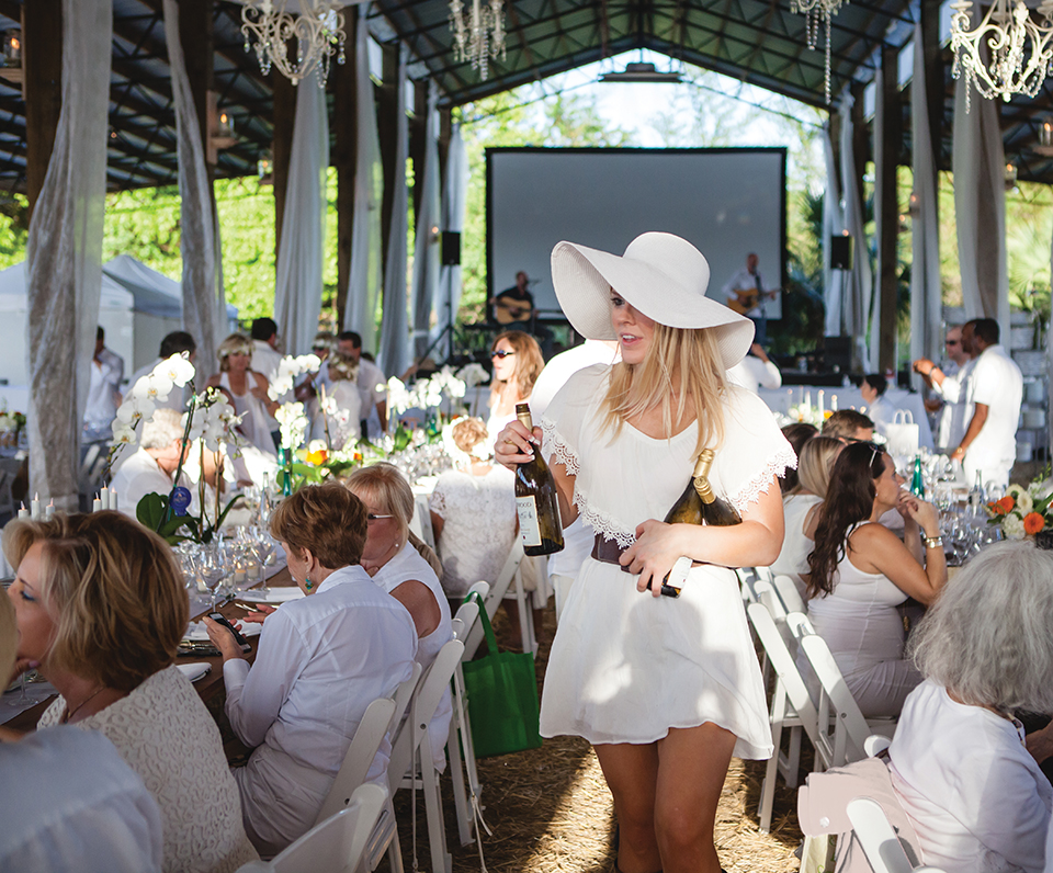 Swank Table's annual spring fling for 200 plus guests-Diner en Blanc in Loxahatchee; Photography by Gyorgy Papp Photography