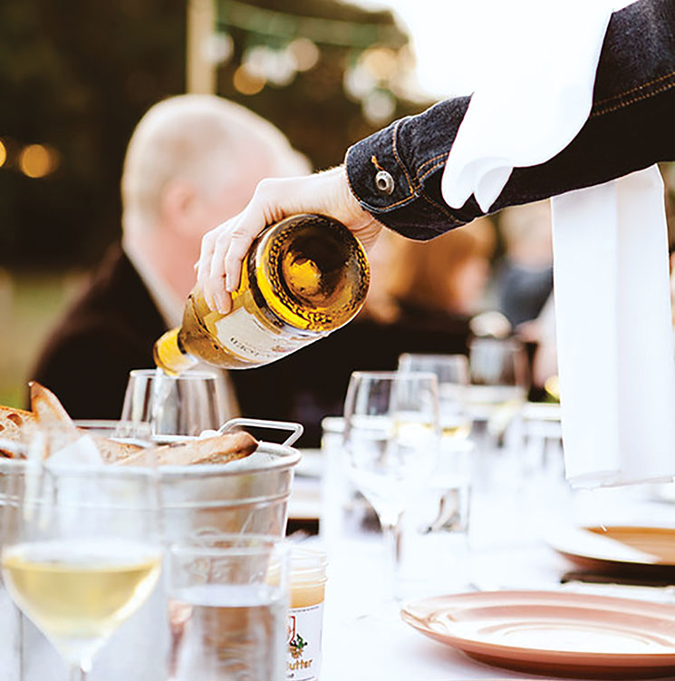 ervers in denim add to the relaxed ambiance of an Oustanding in the Field event. Photography by Hannah Glogower